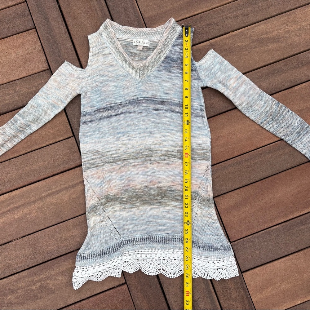 Knox Rose Multicolor Cold Shoulder Sweater - Sz Small
